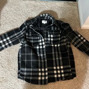 H&M black and white shacket (xs)